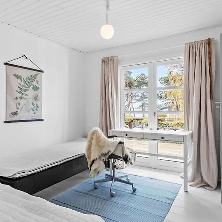 2 Bedroom Stunning In *
