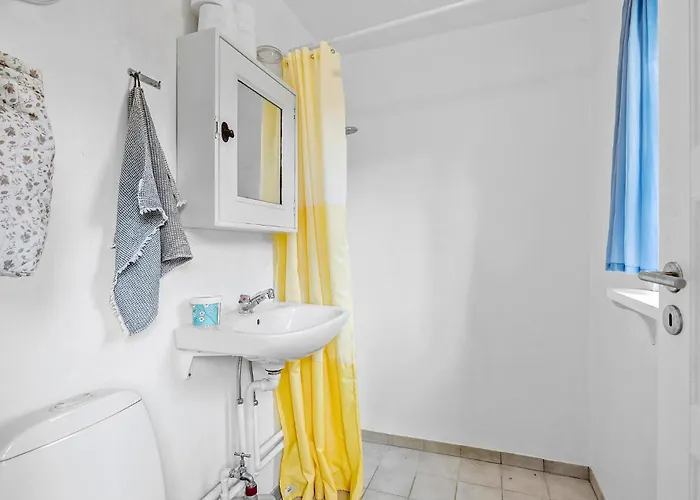 بيت للعطل 2 Bedroom Stunning In *